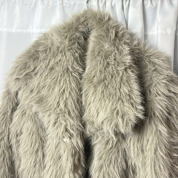 Faux Fur Shaggy Retro Y2K Coat - Picture 3 of 15
